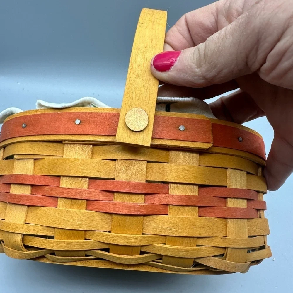 Longaberger 1999 Mothers Day vintage basket